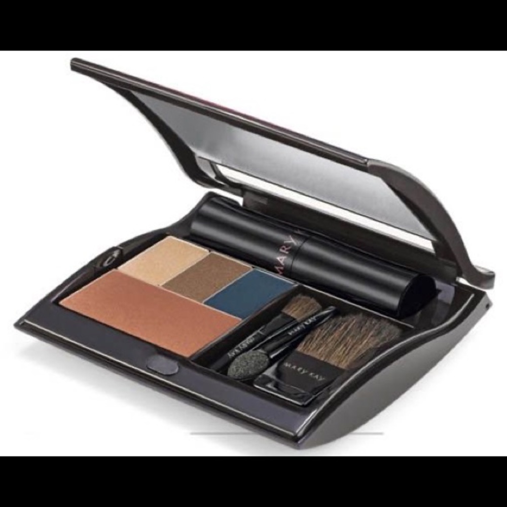 Mary Kay Compact *EMPTY*